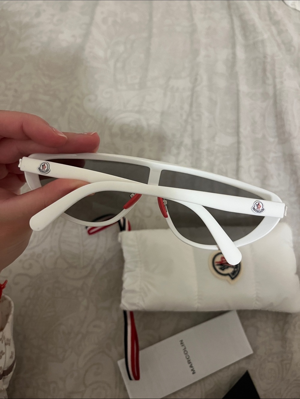 Moncler sunnies - Picture 4 of 9